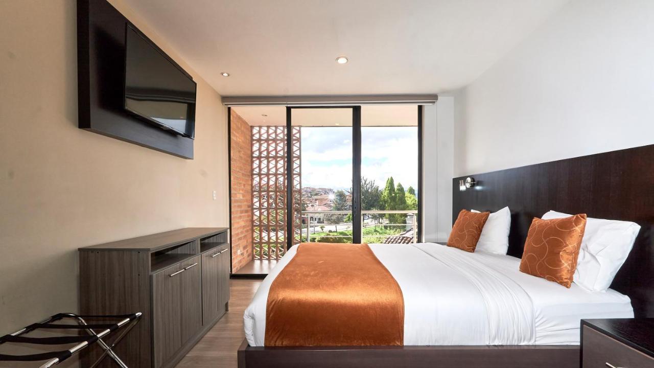 Venue Batan Hotel&Suites Cuenca Esterno foto